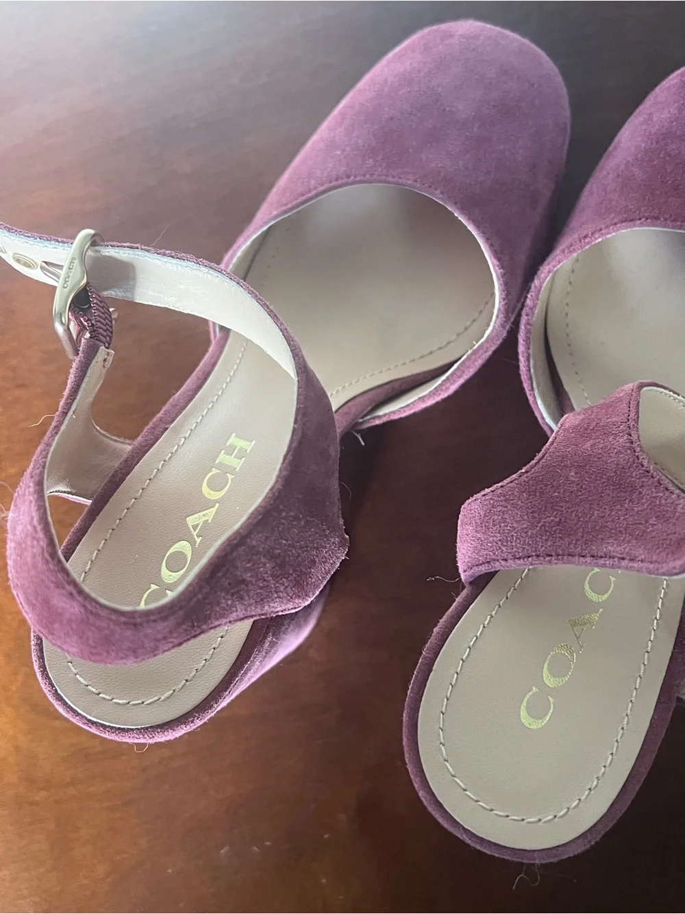 Coach isabella pump